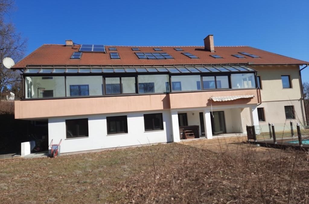 Renovation of a wooden conservatory with a length of 20 meters in Hagenbrunn
